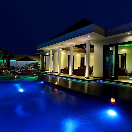 D&G Villas Nusa Dua  Buitenkant foto