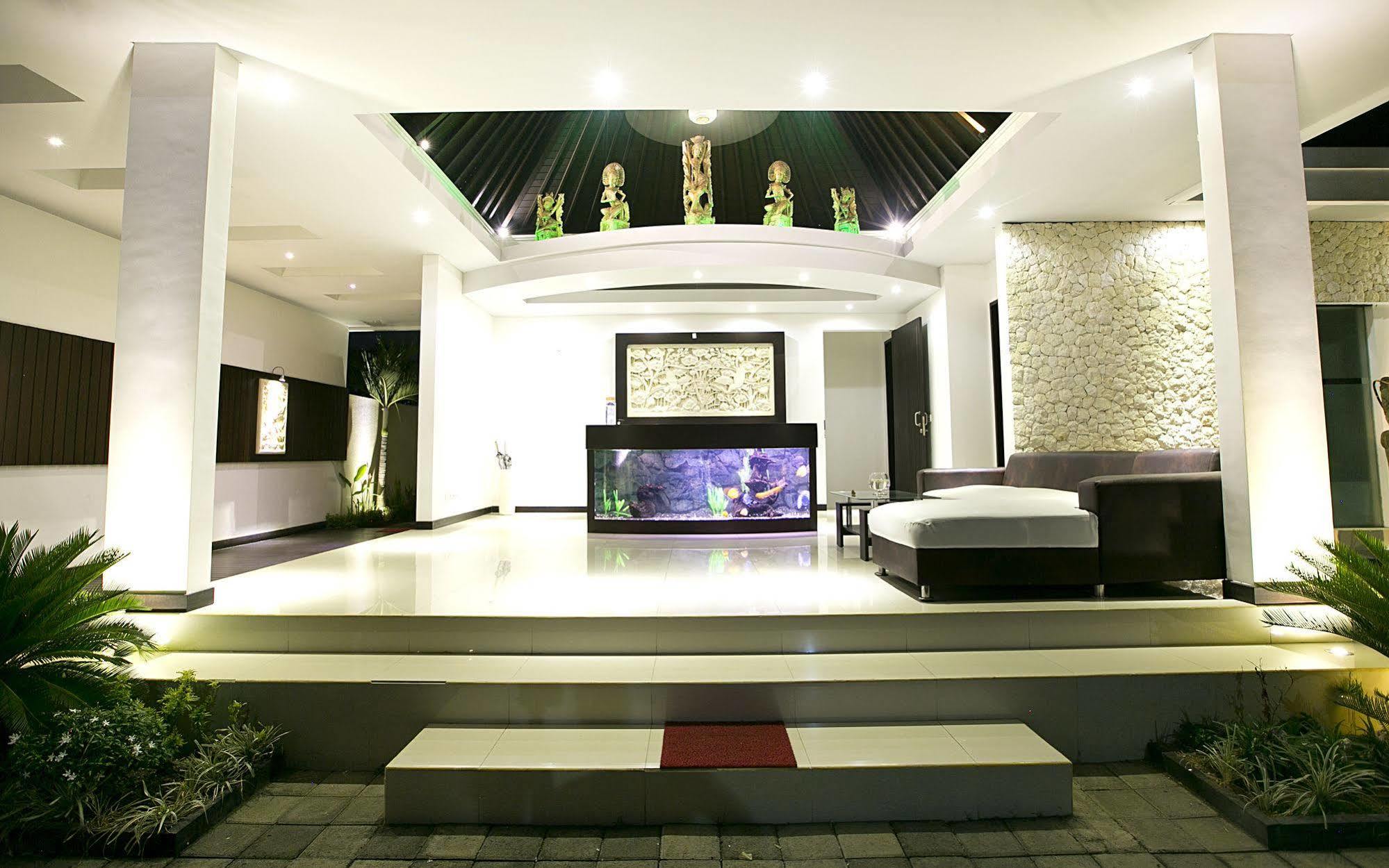 D&G Villas Nusa Dua  Buitenkant foto