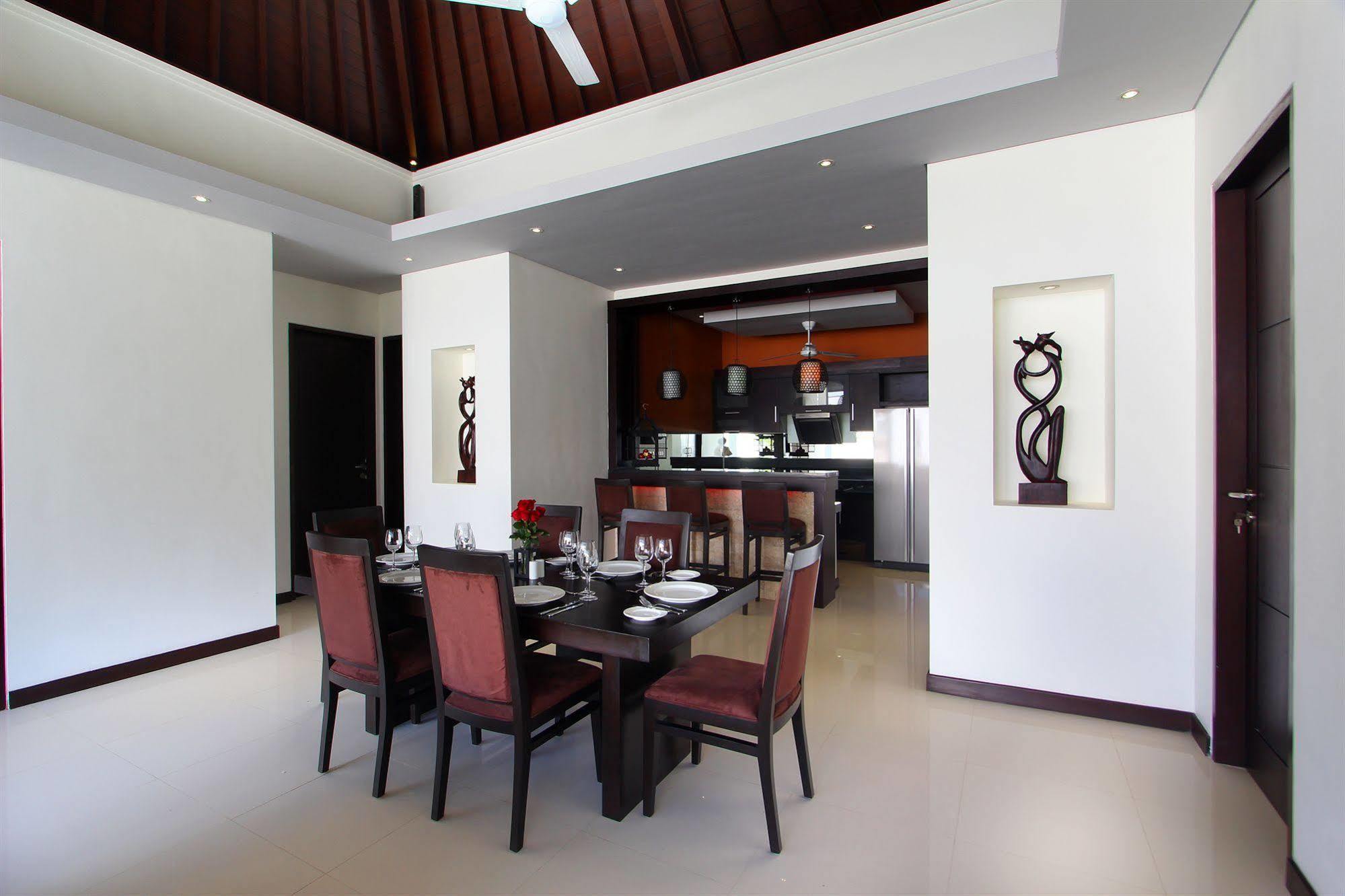 D&G Villas Nusa Dua  Buitenkant foto