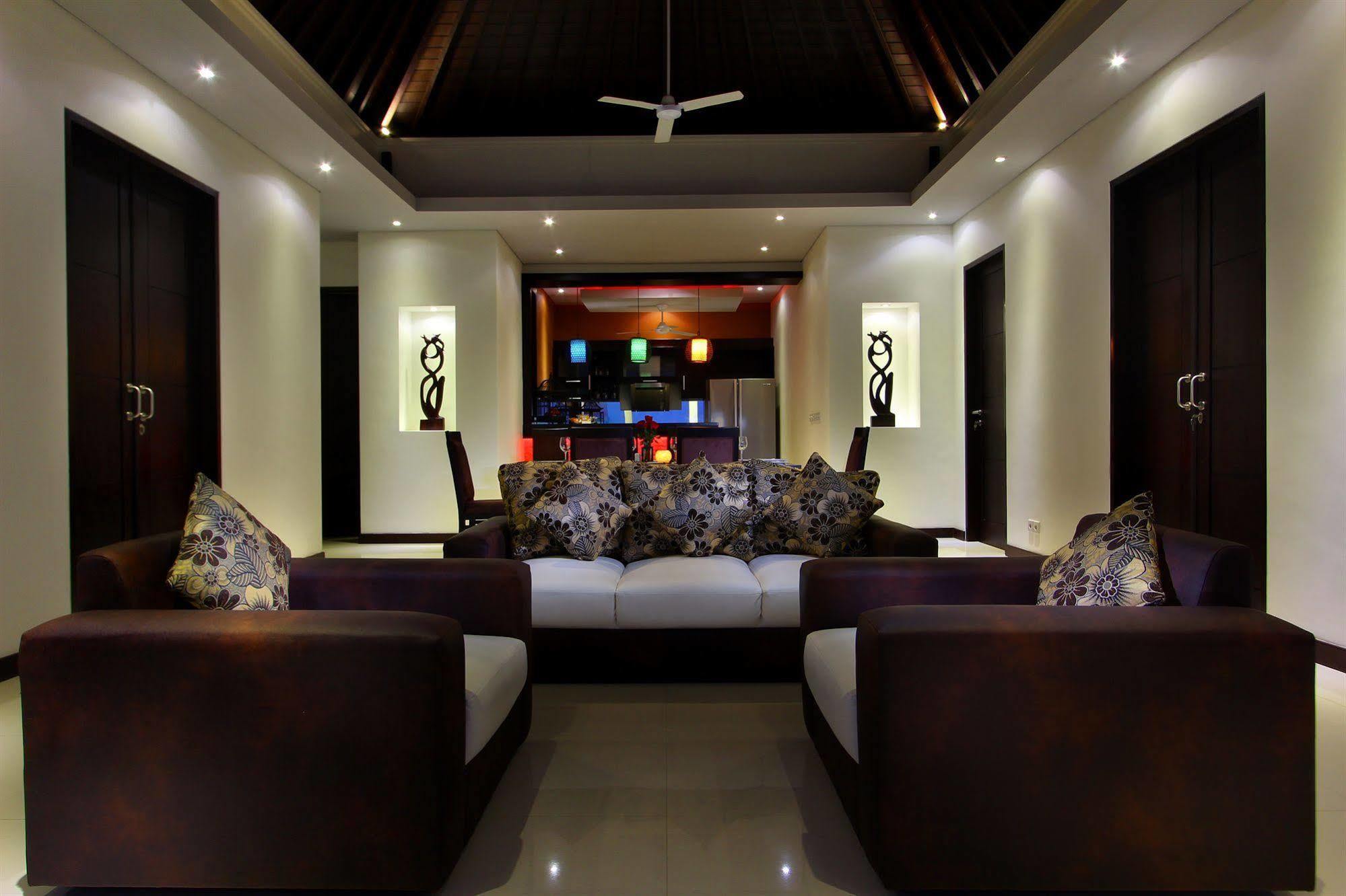 D&G Villas Nusa Dua  Buitenkant foto