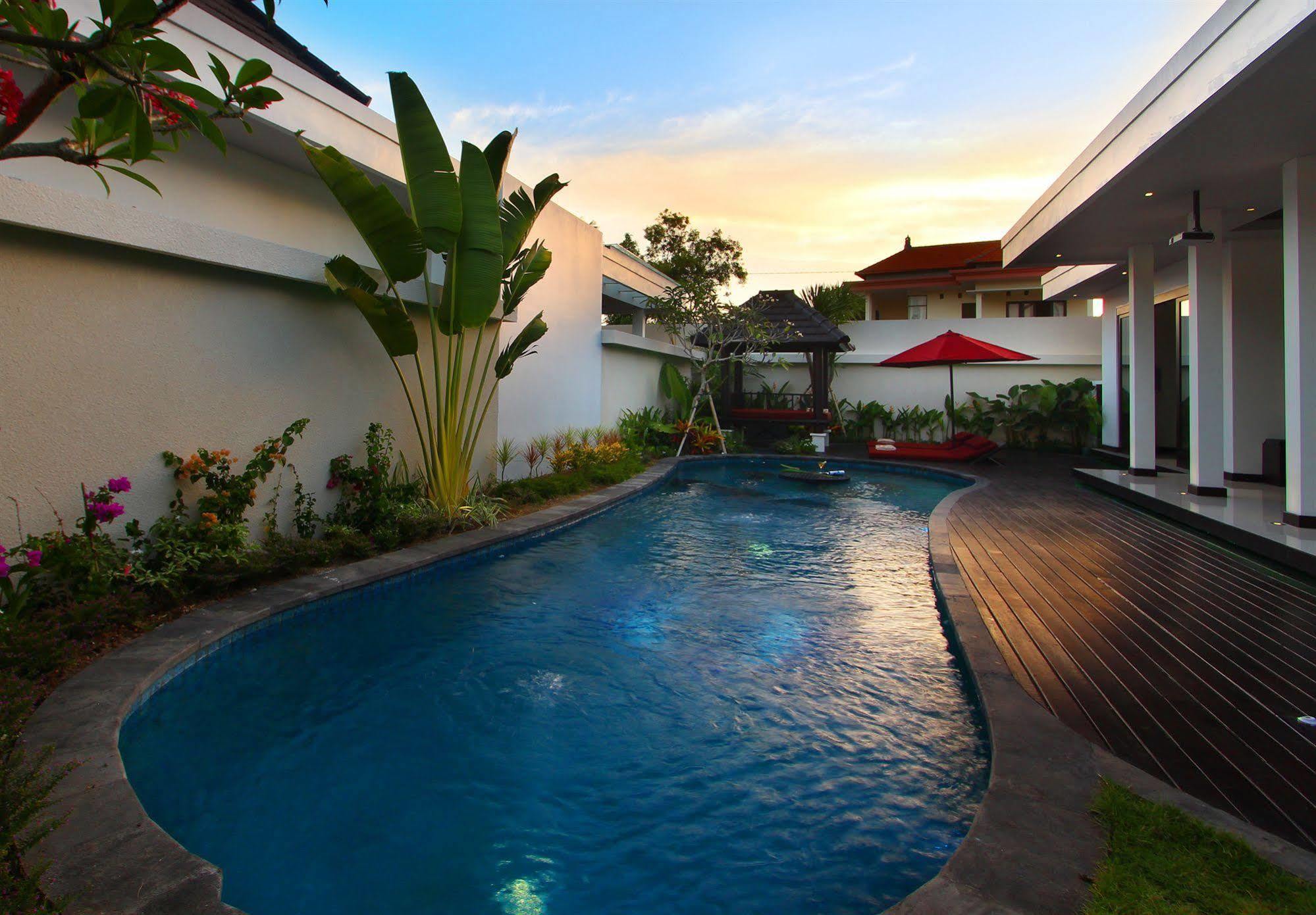 D&G Villas Nusa Dua  Buitenkant foto