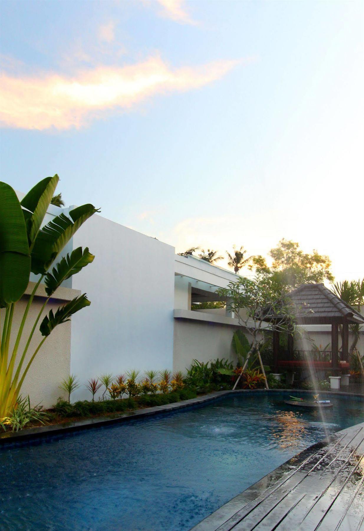 D&G Villas Nusa Dua  Buitenkant foto